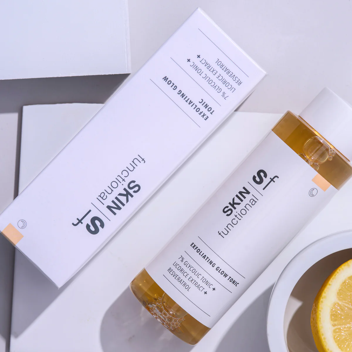 7% Glycolic Acid + Licorice Extract + Resveratrol Exfoliating Tonic - Image 4